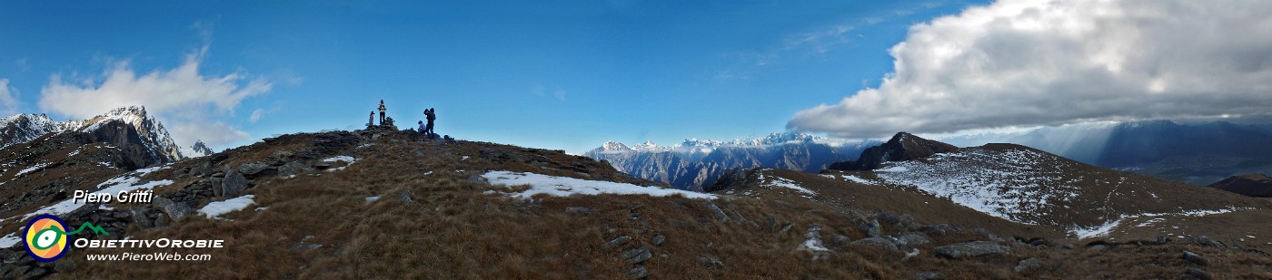 60 Al Termenone sereno verso la Val Chiavenna.jpg